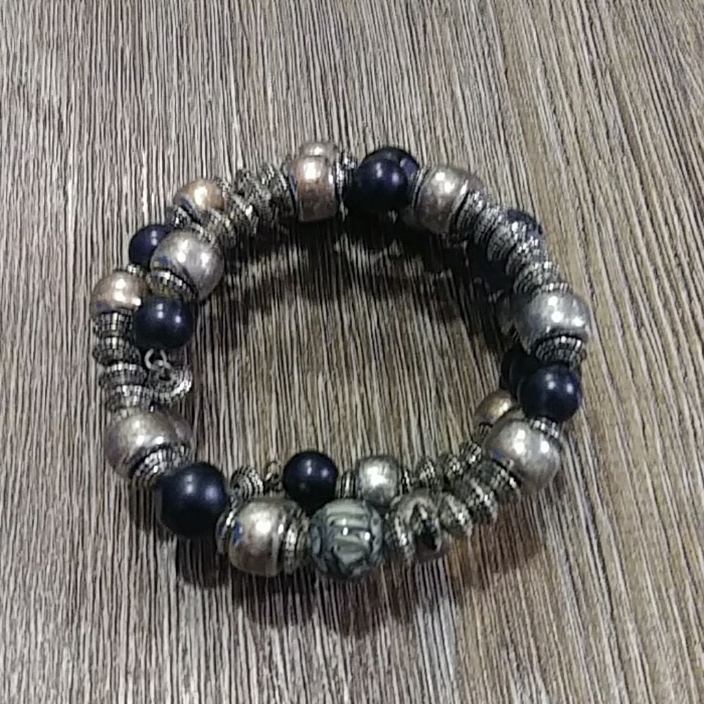 NWT CHUNKY BEADED BRACELET